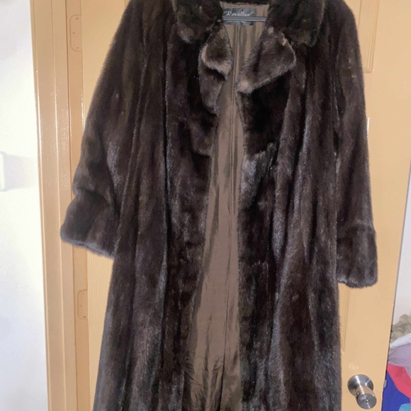 Revillon Paris New York Coat - Picture 3 of 3